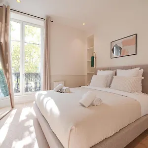 Apartment Mbm - Luxury Center, Paris