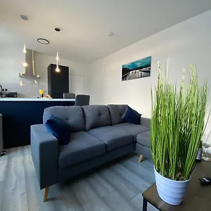 Hu-thirteen Apt One - Sleeps 4 Apartment Hessle