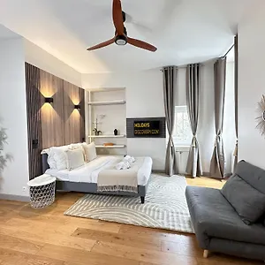 Apartment Spacious Studio In Saint-germain-des-pres, Paris