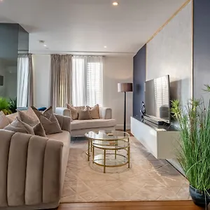 Four Zero Six @ Ryedale House Apartment York