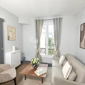 Apartment Stunning Near Eiffel Tower, Paris
